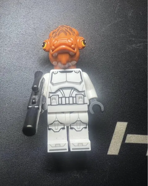 LEGO Star Wars SW1378 Ackbar Trooper Minifigure From Set 75388