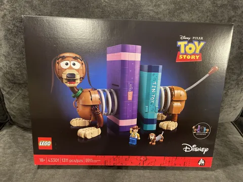 LEGO 43301 Disney & Pixar Toy Story Slinky Dog Bookends