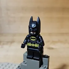LEGO Plastic Batman Minifigure Black Suit w/ Bat Logo - The LEGO Batman Movie