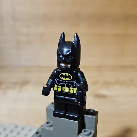 LEGO Plastic Batman Minifigure Black Suit w/ Bat Logo - The LEGO Batman Movie