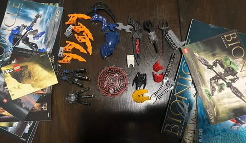 Bionicle Weapon Lego 64271 pb01 Saw Blade Shield, Mask, Parts, Manuals Lot