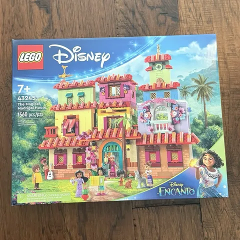 BRAND NEW LEGO Disney Encanto The Magical Madrigal House 43245 1560pcs 7+ Set