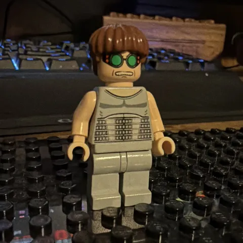 LEGO 4857 Doc Ock Minifigure (NO ROBOT ARMS)