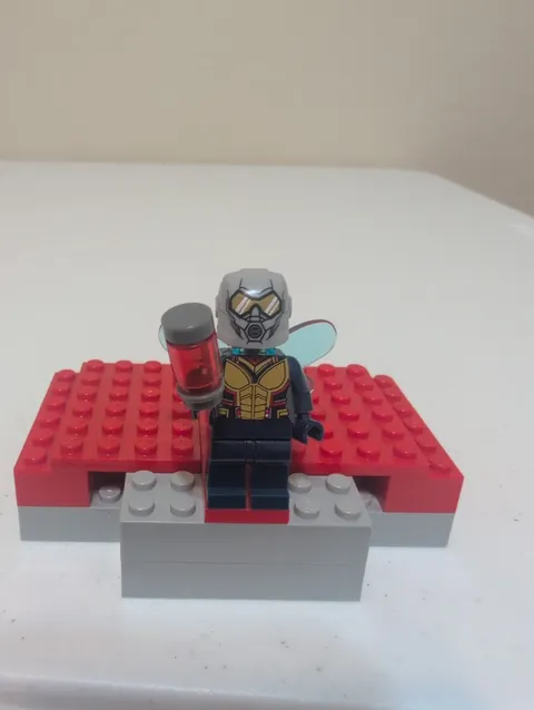 Lego Marvel Super Heroes The Wasp Hope van Dyne Minifigure 76109