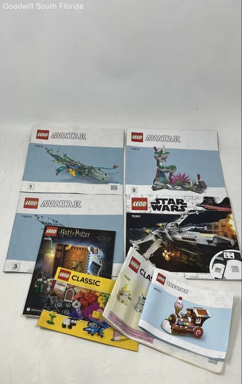 Lot Of 8 Pcs Lego Assorted Mix Of Building Instruction Manuals Booklets
