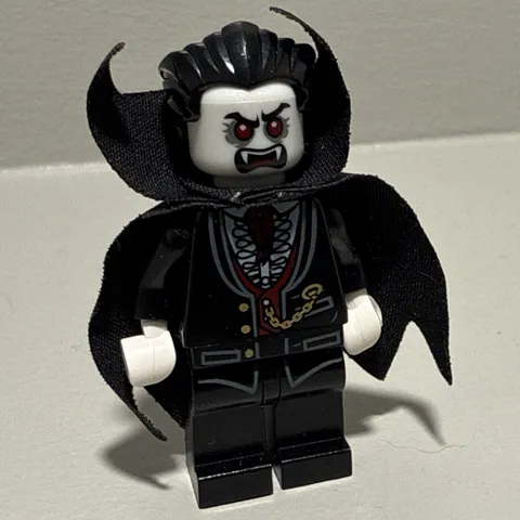 LEGO Lord Vampyre with Cape Minifigure, Minifig, Excellent Condition!! Mof007