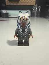 LEGO Star Wars Ahsoka Tano Minifigure Gray Outfit Blue & White Headpiece