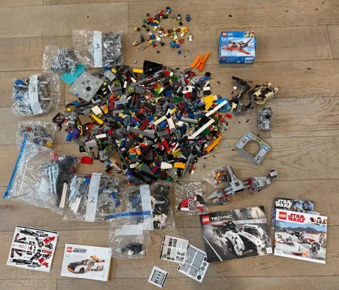 🔥🔥Legos 9+ pounds  minifigures mclaren star wars batman sealed 60177 and bags