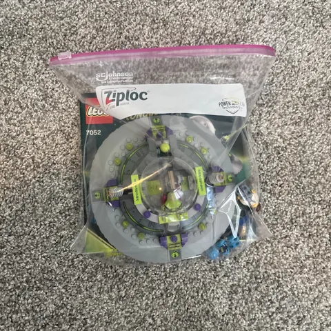 LEGO Alien Conquest UFO Abduction (7052) Complete
