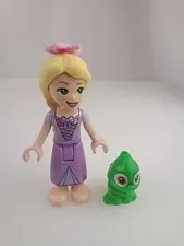 Lego Minifigure Disney: Rapunzel And Pascal chameleon