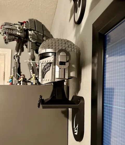 Wall Mount For Lego Star Wars Mandalorian Helmet 75328 w/ Mudhorn Insignia.