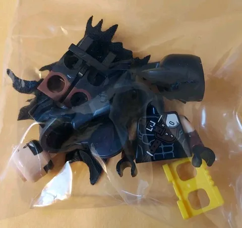 LEGO Batman Apocalypseburg Batman Minifigure Brand New! Never Assembled 