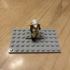 LEGO Star Wars Logray Ewok Minifigure Head Piece
