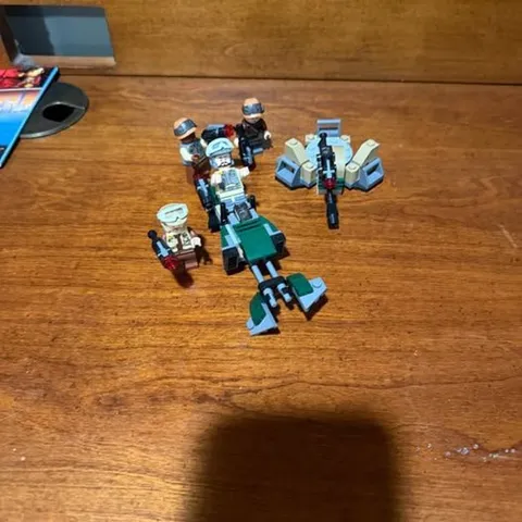 LEGO Star Wars 75164 Rebel Trooper Battle Pack Mostly Complete 4 Minifigures