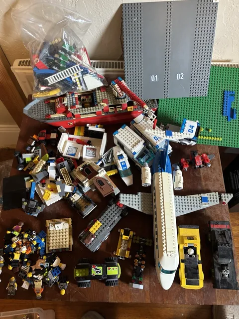 LEGO City Bundle Police Airplane Fire Boat 28 Minifigures INCOMPLETE