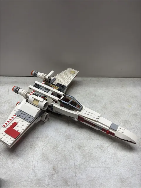 Lego Star Wars 7191 UCS X-Wing Fighter INCOMPLETE