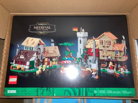 LEGO Icons: Medieval Town Square (10332)