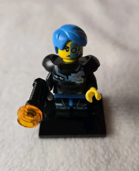 Lego Collectible Minifigure Series 16 (71013) Cyborg Complete 