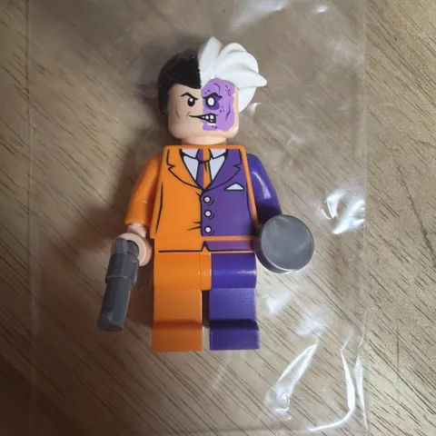LEGO Two-Face Minifigure SH007 6864 DC Super Heroes Batman 2012