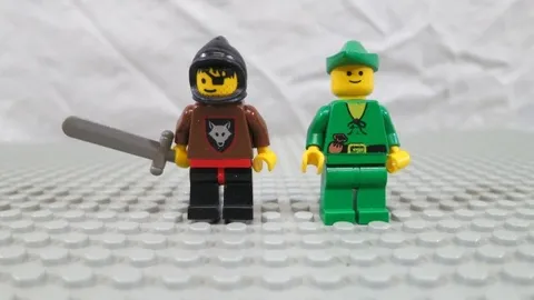 Lego Wolfpack and Forestman Minifigures