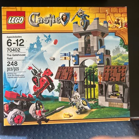 LEGO Castle: The Gatehouse Raid (70402) NIB FS