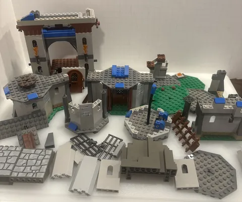 Lego - Misc Castle Pieces - Doors, Window, Octagon Base, Drawbridge