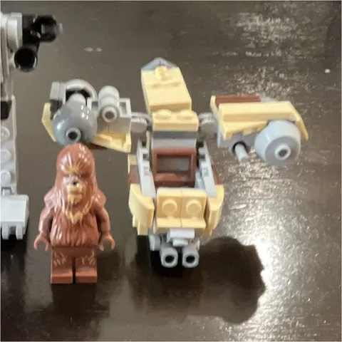 LEGO Star Wars wookie Minifigure w/gunship and imperial walker. 