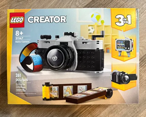 LEGO Creator 3-in-1 Retro Camera Set 31147 261 Pieces Ages 8+ (Box)