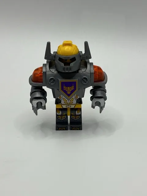 LEGO Nexo Nights Battle Suit Axl Minifigure