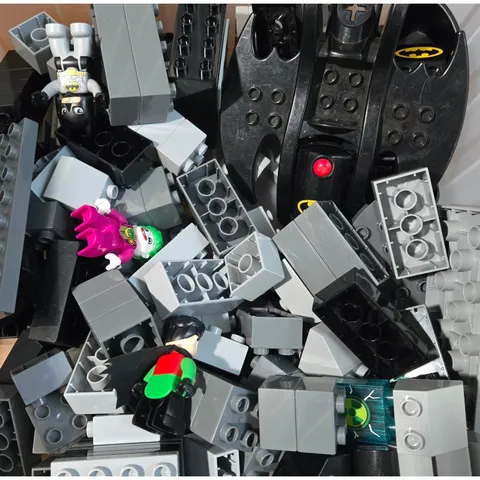 LEGO Duplo DC Super Heroes Batman Robin Joker Batwing 4lb Bulk Lot Black Grey