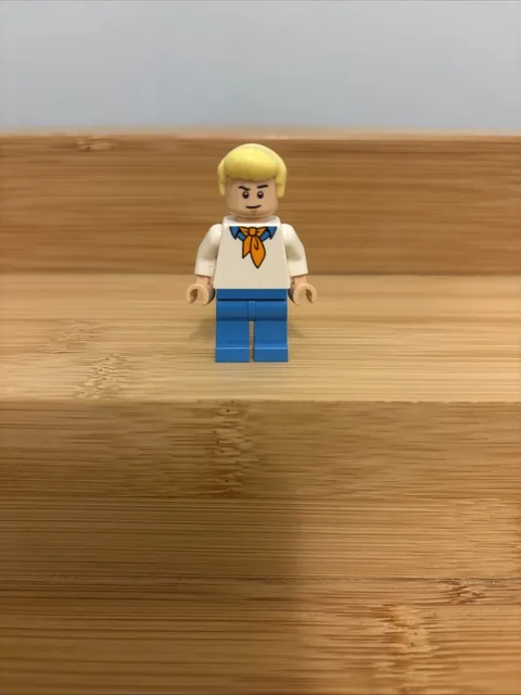 Lego Fred Jones Minifigure scd008 Scooby-Doo Mystery Machine 75902
