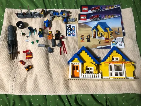 Lego 70831 Emmet's Drem house complete set used 100% complete excellent