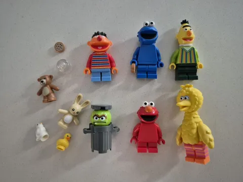 Lego Sesame Street 21323 figures Bert Ernie Bigbird Cookie Monster Elmo Oscar 