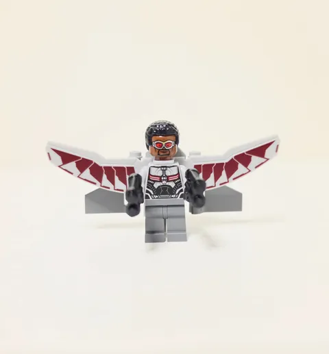LEGO Super Heroes Falcon Minifigure - With Wings And Guns - Set 76050 sh0261