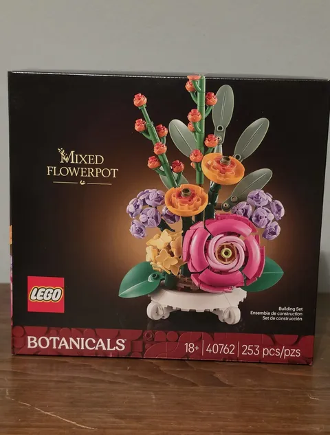 LEGO Mixed Flowerpot 40762 Botanicals 253 Pieces 18+ Plastic Box