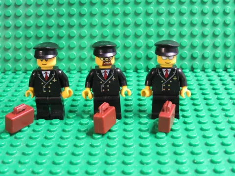 Lot LEGO CITY Airport minifigs Pilot Red Tie Town 3182 suitcase Flight Crew PL68