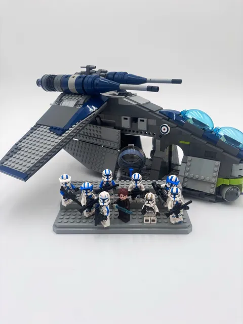 LEGO Star Wars 75021 Republic Gunship Clone Wars (2013) with 501st clones