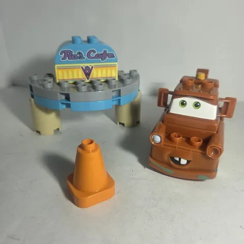 LEGO Duplo Disney Pixar Cars Mater Flo's Cafe Sign & Orange Cone Vehicle Lot