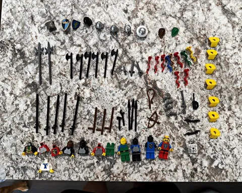 LEGO Castle Knights' Kingdom Bulk Lot Minifigure Weapons & Accessories