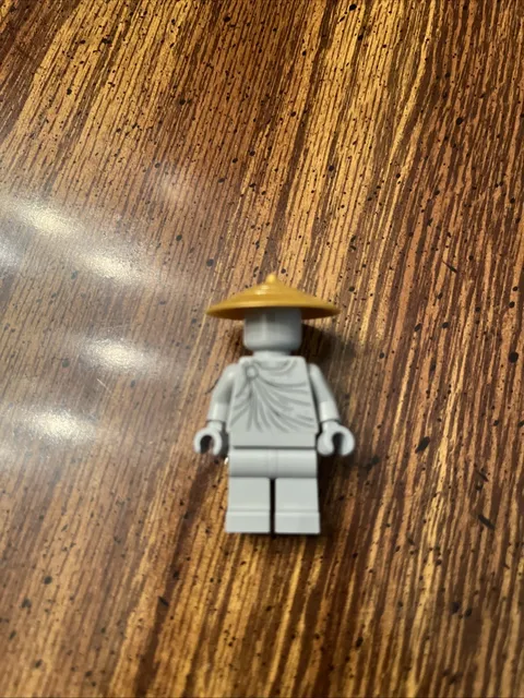 LEGO NINJAGO 71861 The Old Town 15th Anniversary statue minifigure..Exc. Cond.
