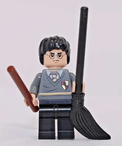 LEGO Harry Potter, Gryffindor Stripe Sweater  Minifigure 4867 4865 4842 hp094