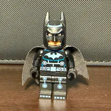 LEGO Batman Minifigure Black Suit with Fabric Cape
