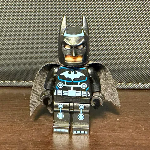 LEGO Batman Minifigure Black Suit with Fabric Cape