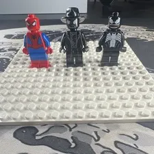 LEGO Minifigures Lot of 3 Spider-Man, Venom & Noir from retired set.