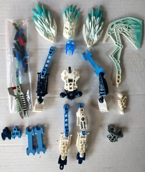 Lego Bionicle 8982 Strakk Parts Mask Weapon Incomplete 