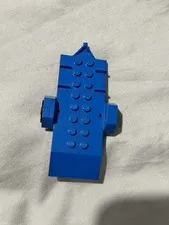 LEGO Blue Vehicle Trailer Base 4 x 8 Bed With Red Wheels And Tyres 817c01 692 +