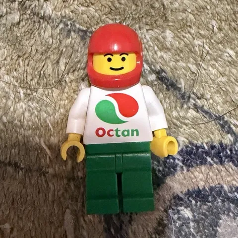 LEGO Octan Racing Driver Minifigure Red Helmet White Octan Torso Green Legs