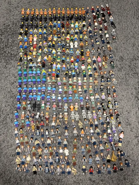 ACCEPTING FAIR OFFER Huge Lego Minifigure Lot! Over 400 Figures! Good condition!