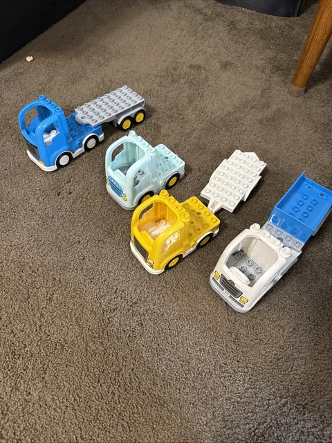 Lego Duplo Semi Truck w/ Trailer Lot of  Yellow Blue White Trucks lot