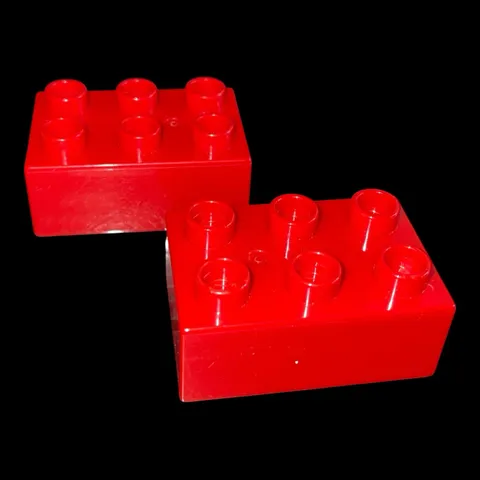 lot of 2 red Duplo blocks - 2x3 - combined shipping (RED22)